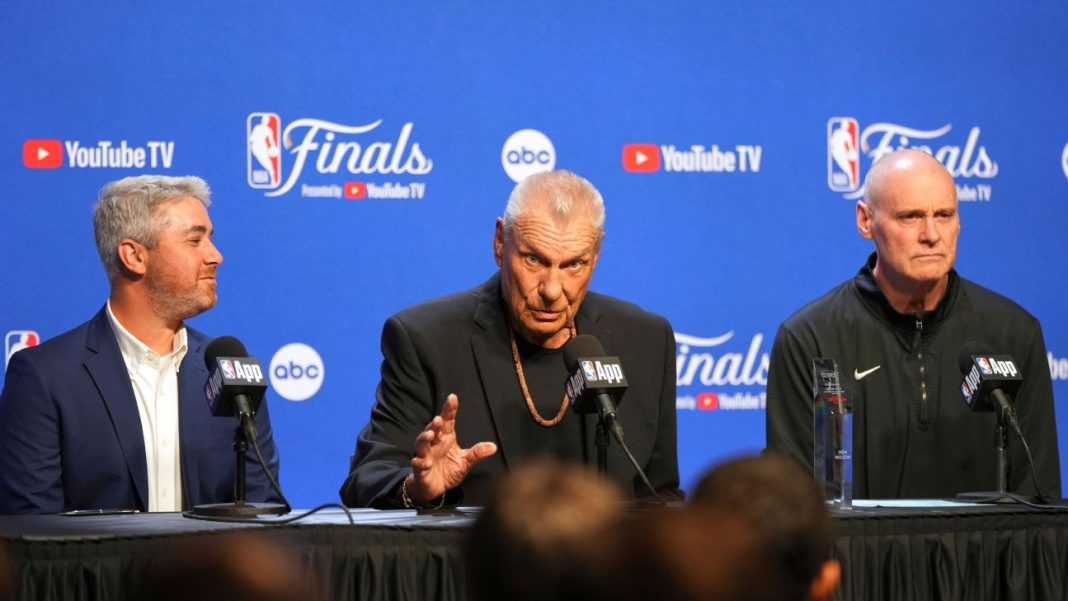 Don Nelson wears Luka's shoes 'in protest' of trade