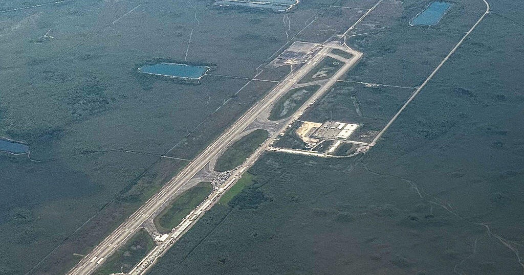 Deportations start at Alligator Alcatraz as Florida officials vow to 
