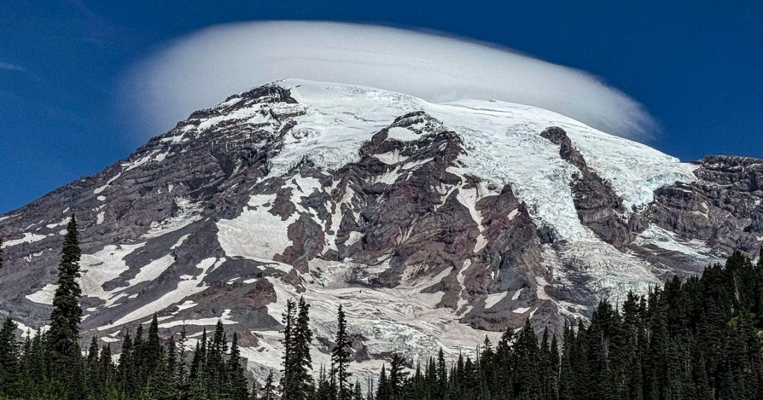 Hundreds of earthquakes detected at Mount Rainier in Washington, 