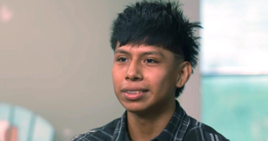 Immigration agent told 18-year-old U.S. citizen 