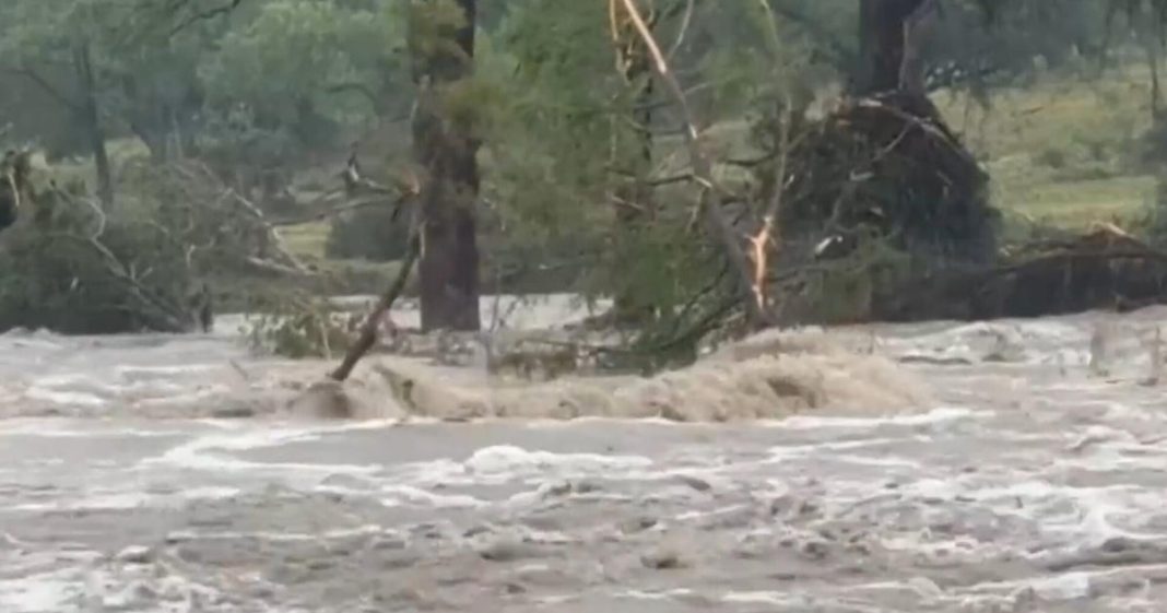 Texas floods expose gaps in emergency warning system